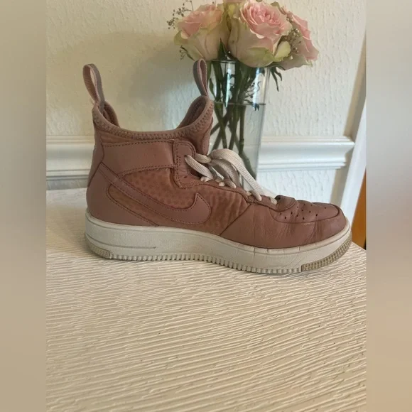 Nike W Air Force 1 Ultraforce Mid Womens
864025-600, Pink size 8 - Picture 6 of 7